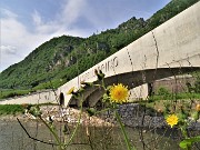 12 Il ponte da poco aperto della Sanpellegrino-spa visto dalla ciclovia di Valle Brembana